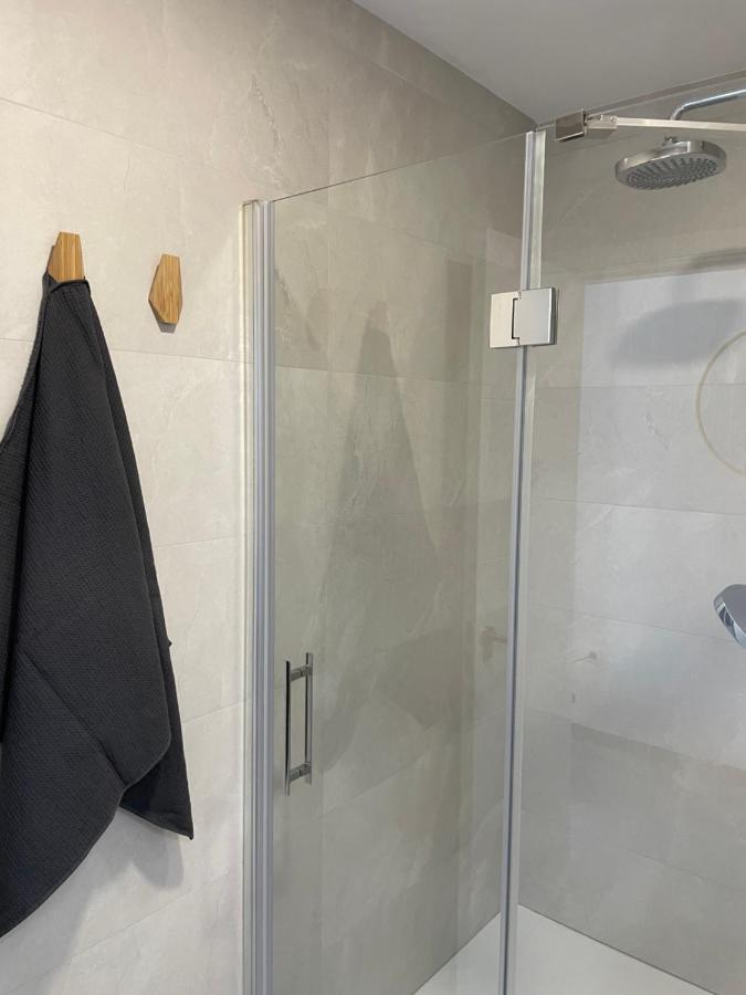 Apartment Cozy, Well Located And Balcony Sheltered From Wind