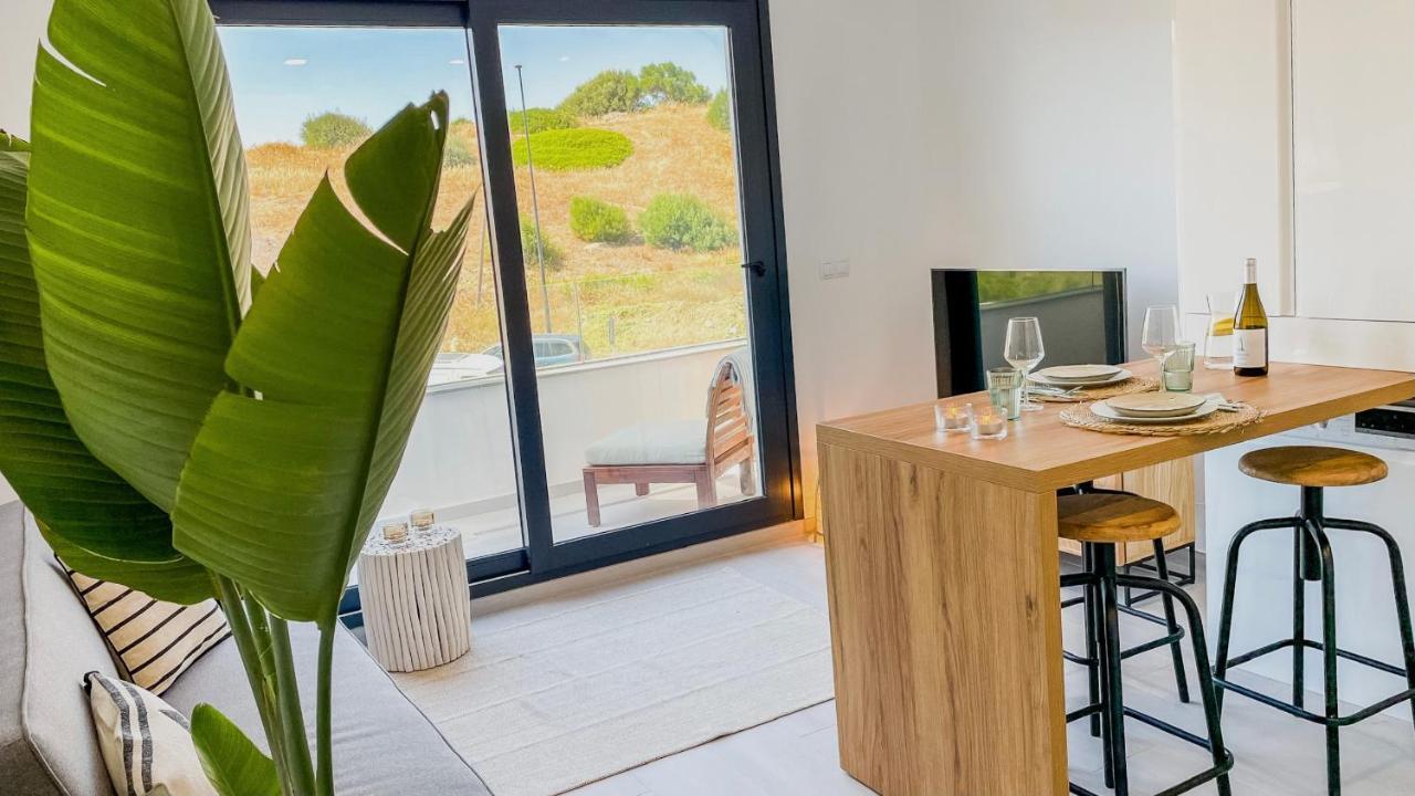 Cozy, Well Located And Balcony Sheltered From Wind Apartment *